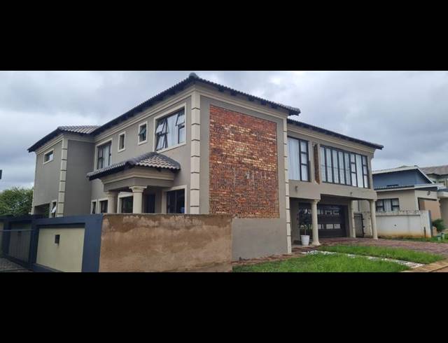 5 BEDROOM HOUSE FOR SALE IN THE ORCHARDS